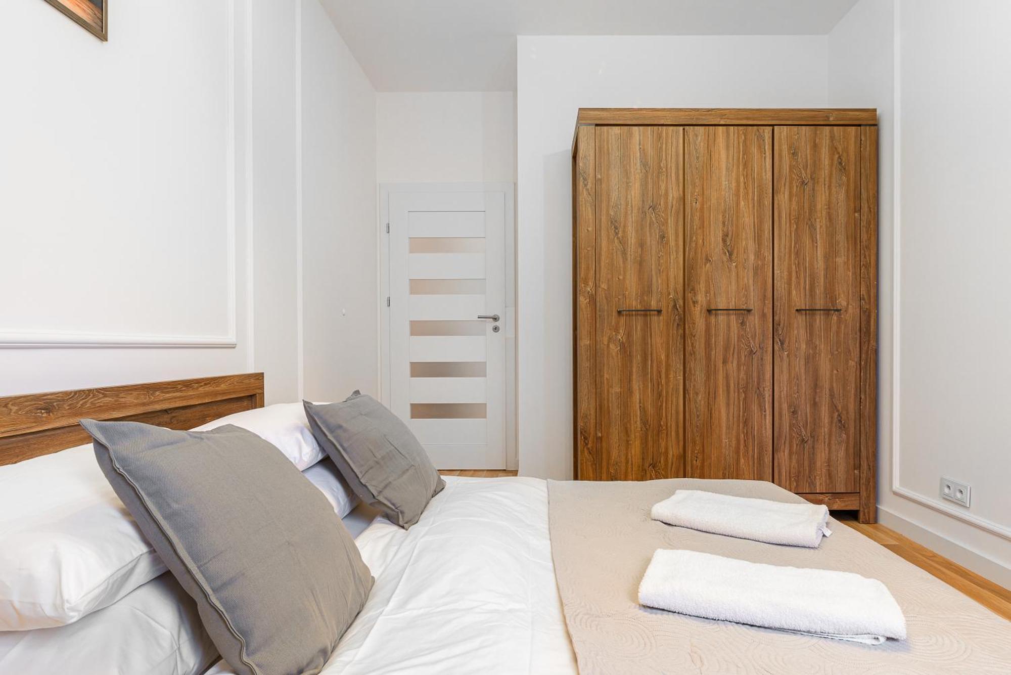 19 Dzielnica Kolejowa P&O Serviced Apartments Варшава Экстерьер фото
