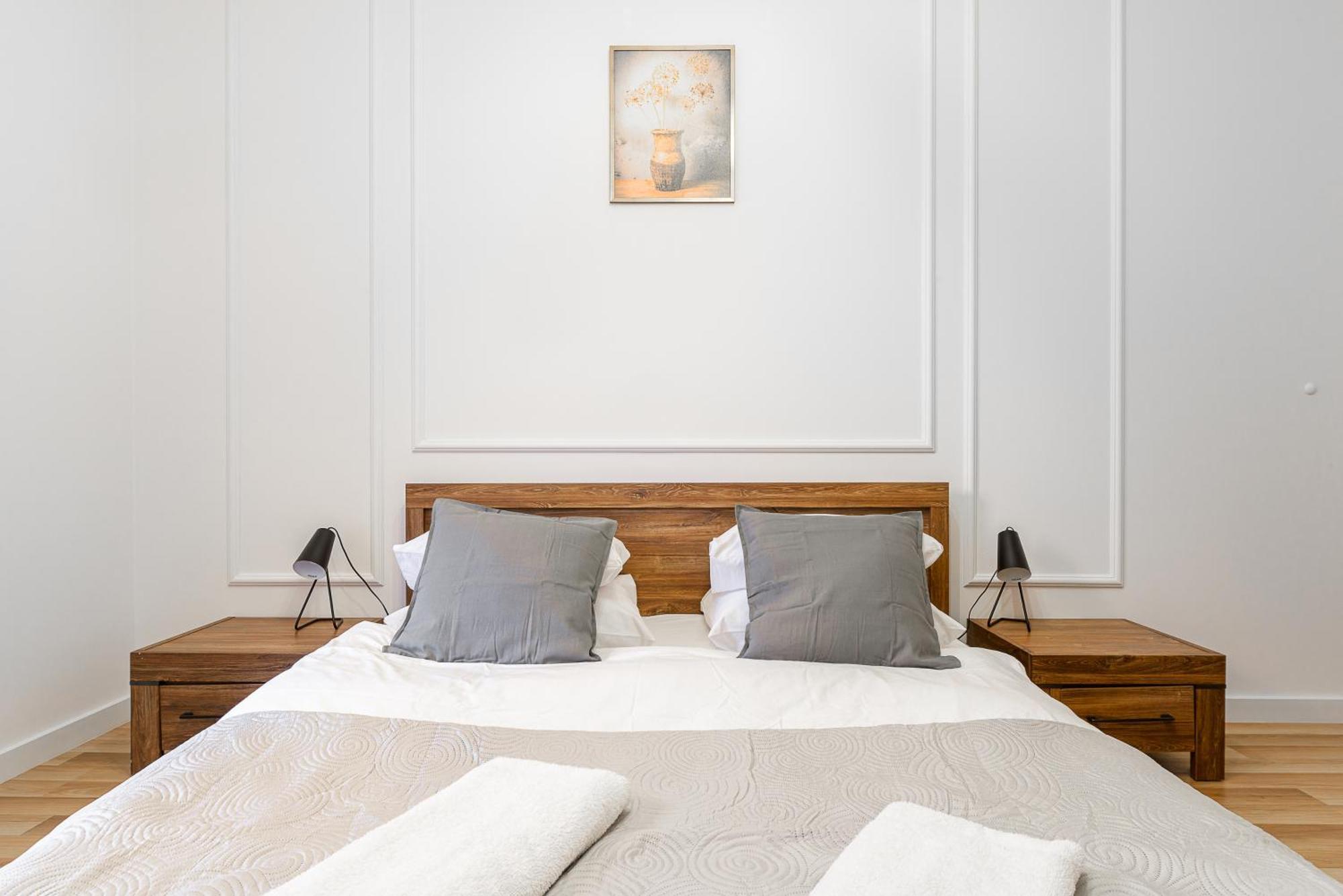19 Dzielnica Kolejowa P&O Serviced Apartments Варшава Экстерьер фото